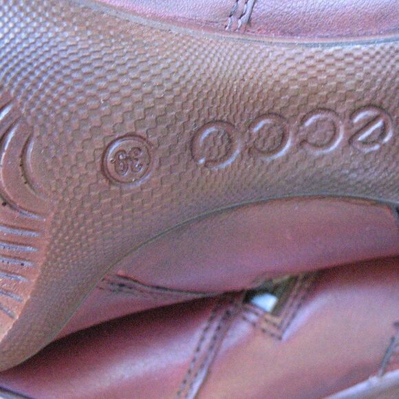 NWOB Ecco Sculptured Ankle Boots - Picture 10 of 13